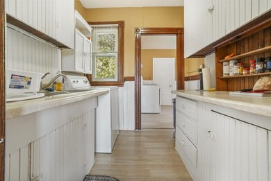 67 Wilson St unit 2, Manchester, NH 03103 - photo 4