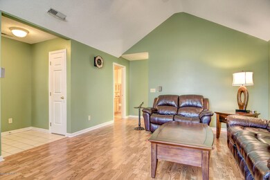 1501 Setter Ln Wilmington NC-large-005-1