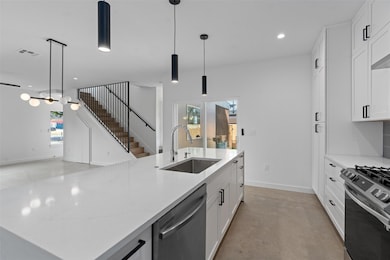 5601 Manor Rd unit A, Austin, TX 78723 - photo 4