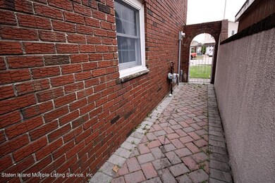 558 Rensselaer Ave, Staten Island, NY 10312 - photo 3
