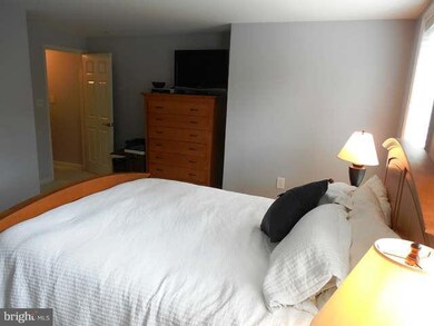 2405 1/2 20th St NW unit 101, Washington, DC 20009 - photo 4