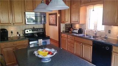 13218 W 77th Place, Shawnee, KS 66216 - photo 5