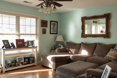 583 Gentry Ln, Mount Washington, KY 40047 - photo 6