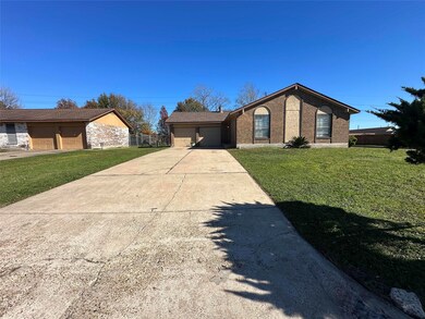 13202 Woodsdale Ct, Houston, TX 77038 - photo 2