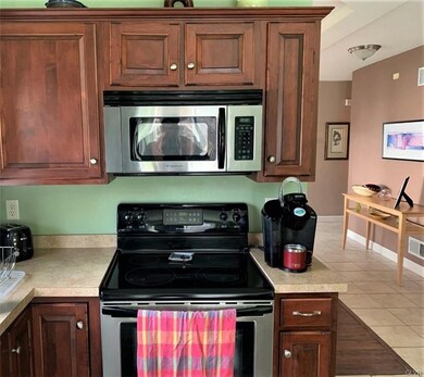 Kitchen detail ~ Shaker Style Cabinets ~ Cherry fi