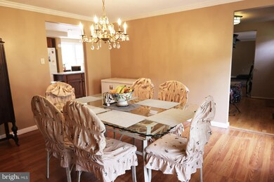 2286 Dosinia Ct, Reston, VA 20191 - photo 5