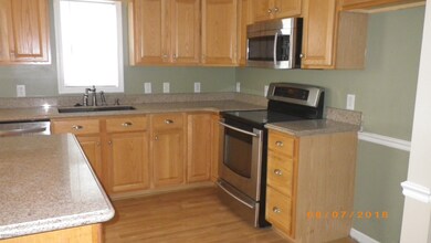 203 Lansing Ct, Jacksonville, NC 28540 - photo 3