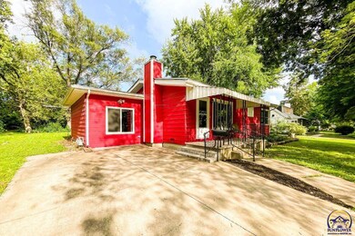 1830 SW Medford Ave, Topeka, KS 66604 - photo 2