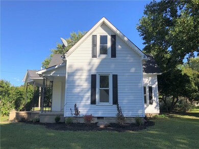 203 E Grove St, Roachdale, IN 46172 - photo 2