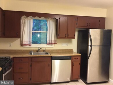 5302 Woodland Blvd, Oxon Hill, MD 20745 - photo 7