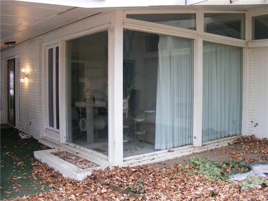 408 Coventry Dr, Anderson, IN 46012 - photo 3