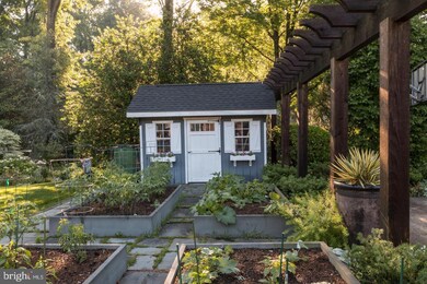 6618 Van Winkle Dr, Falls Church, VA 22044 - photo 3