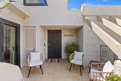 005_Courtyard
