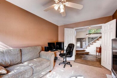 517 N Cobblestone St Gilbert-large-006-L