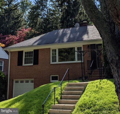 1026 W Taylor Run Pkwy, Alexandria, VA 22302 - photo 2