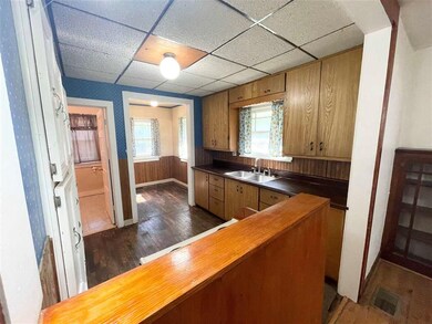 724 E 7th St, Newton, KS 67114 - photo 6