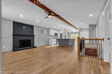 1654 Giddings Rd, Pontiac, MI 48340 - photo 5