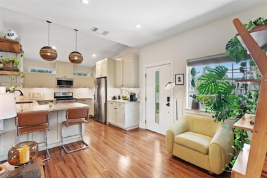 2205 Sl Davis Ave unit 2, Austin, TX 78702 - photo 6