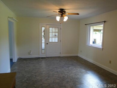 130 Hugo Ln, Statesville, NC 28677 - photo 5