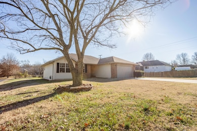 802 S Fountain Ave, Republic, MO 65738 - photo 4