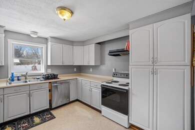 37 Dearborn St, Franklin, NH 03235 - photo 7