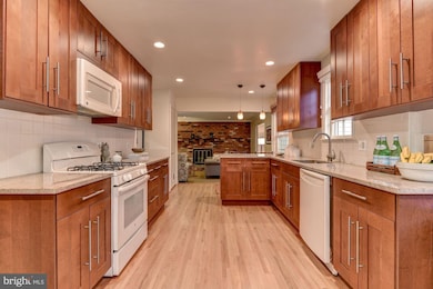 1805 Queensguard Rd, Silver Spring, MD 20906 - photo 7