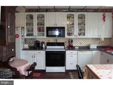 950 Main St, Pennsburg, PA 18073 - photo 5