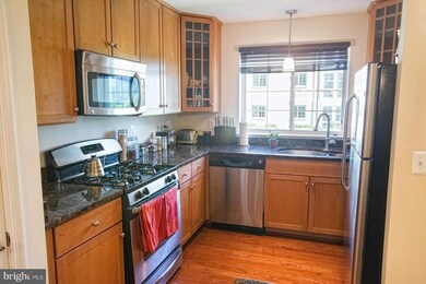 4119 S Four Mile Run Dr unit 301, Arlington, VA 22204 - photo 6