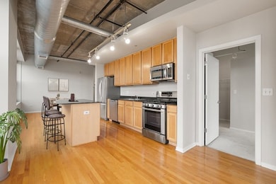 933 W Van Buren St unit 516, Chicago, IL 60607 - photo 7