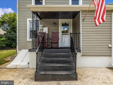 704 Knoxville Rd, Knoxville, MD 21758 - photo 2