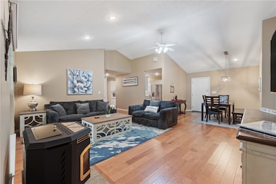 27 N Star Loop, Holiday Island, AR 72631 - photo 4