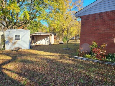 306 Jefferson Dr, Fayetteville, NC 28304 - photo 2