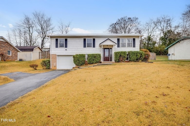 3200 Buckingham Dr, Johnson City, TN 37604 - photo 2