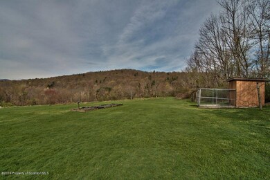 155 Shamrock Ln, Falls, PA 18615 - photo 6