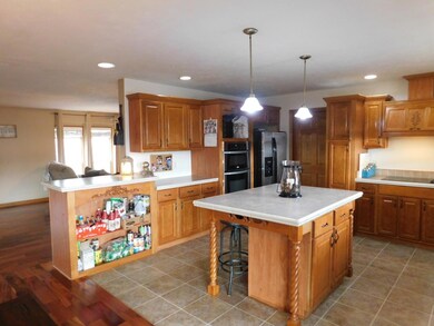 KITCHEN ISLAND