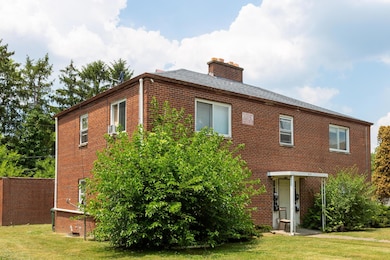 89 N Hampton Rd, Columbus, OH 43213 - photo 2