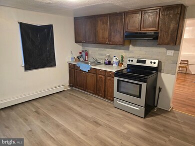 318 Cedar St, Reading, PA 19601 - photo 4