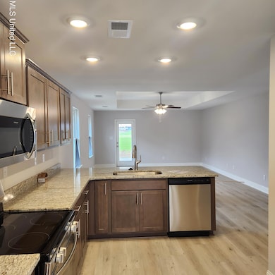 7720 Ferndale Dr, Olive Branch, MS 38654 - photo 2