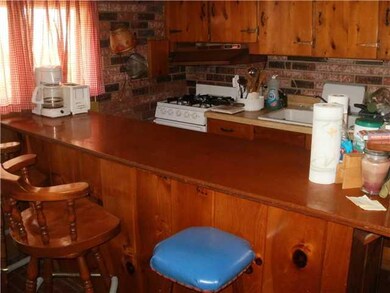 Other kitchen with island