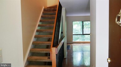 2283 Chestnut Burr Ct, Reston, VA 20191 - photo 3