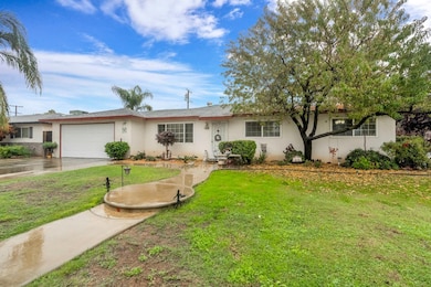 5658 E Bernadine Dr, Fresno, CA 93727 - photo 2