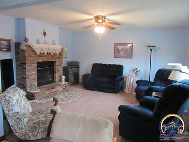 3712 SW Arvonia Place, Topeka, KS 66610 - photo 4