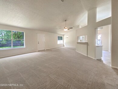 8217 Lakemont Dr, Jacksonville, FL 32216 - photo 4