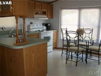 360 S Delaware Dr unit 16, Easton, PA 18042 - photo 2