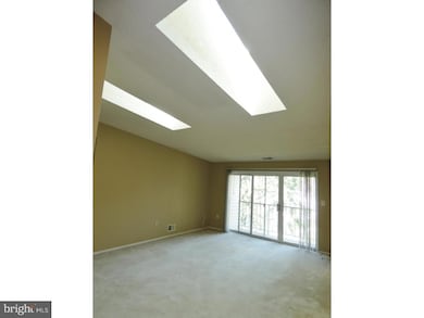 12 Holly Ct, Trenton, NJ 08619 - photo 4