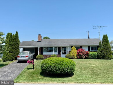 17818 Woodcrest Rd, Hagerstown, MD 21740 - photo 2