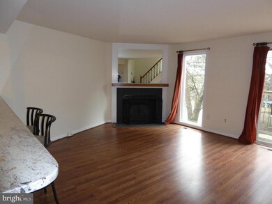 11915 Crosswind Ct, Reston, VA 20194 - photo 7