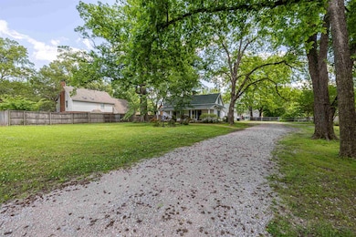 3292 Sycamore View Rd, Memphis, TN 38134 - photo 5