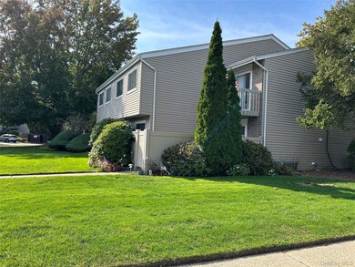 233B Springmeadow Dr unit B, Holbrook, NY 11741 - photo 4