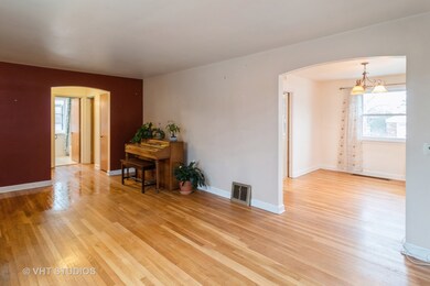 1347 Portsmouth Ave, Westchester, IL 60154 - photo 4